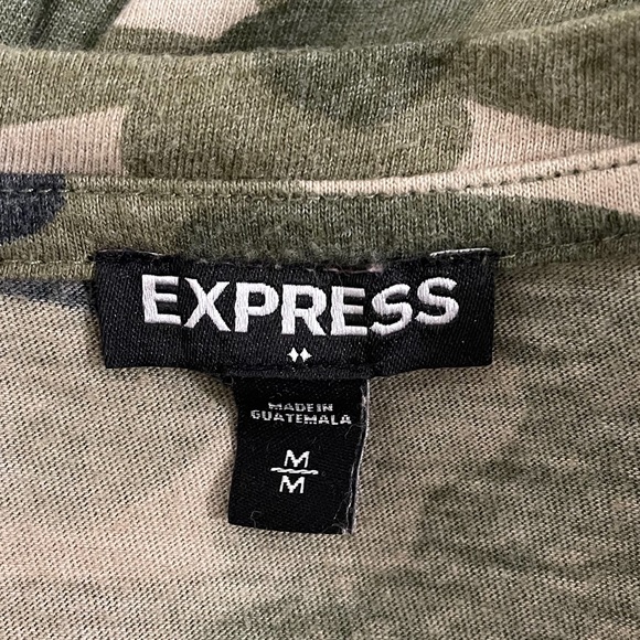 Express Camo Camouflage Top Medium Shorter Length Boxy Cut Pocket Long Sleeve - Picture 7 of 9